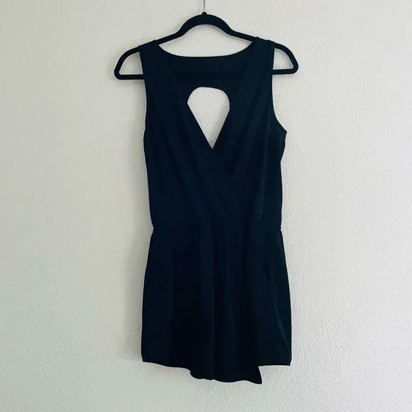 Pauln KC Womens Black Romper Sleeveless Cut out back Size: M - Picture 3 of 5